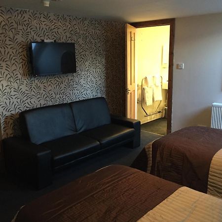 Lodge At Lochside Bridgend of Lintrathen エクステリア 写真