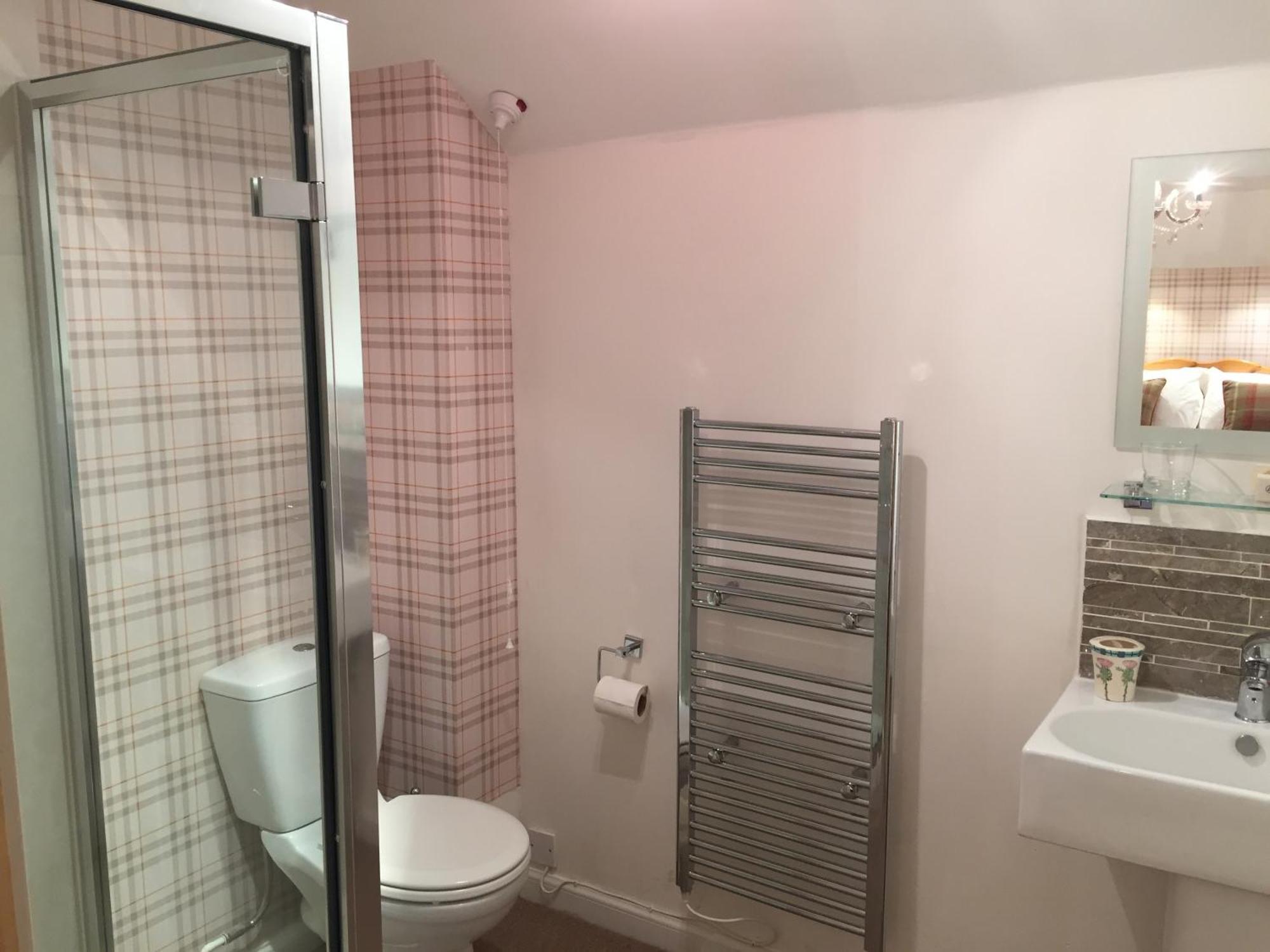 Lodge At Lochside Bridgend of Lintrathen エクステリア 写真
