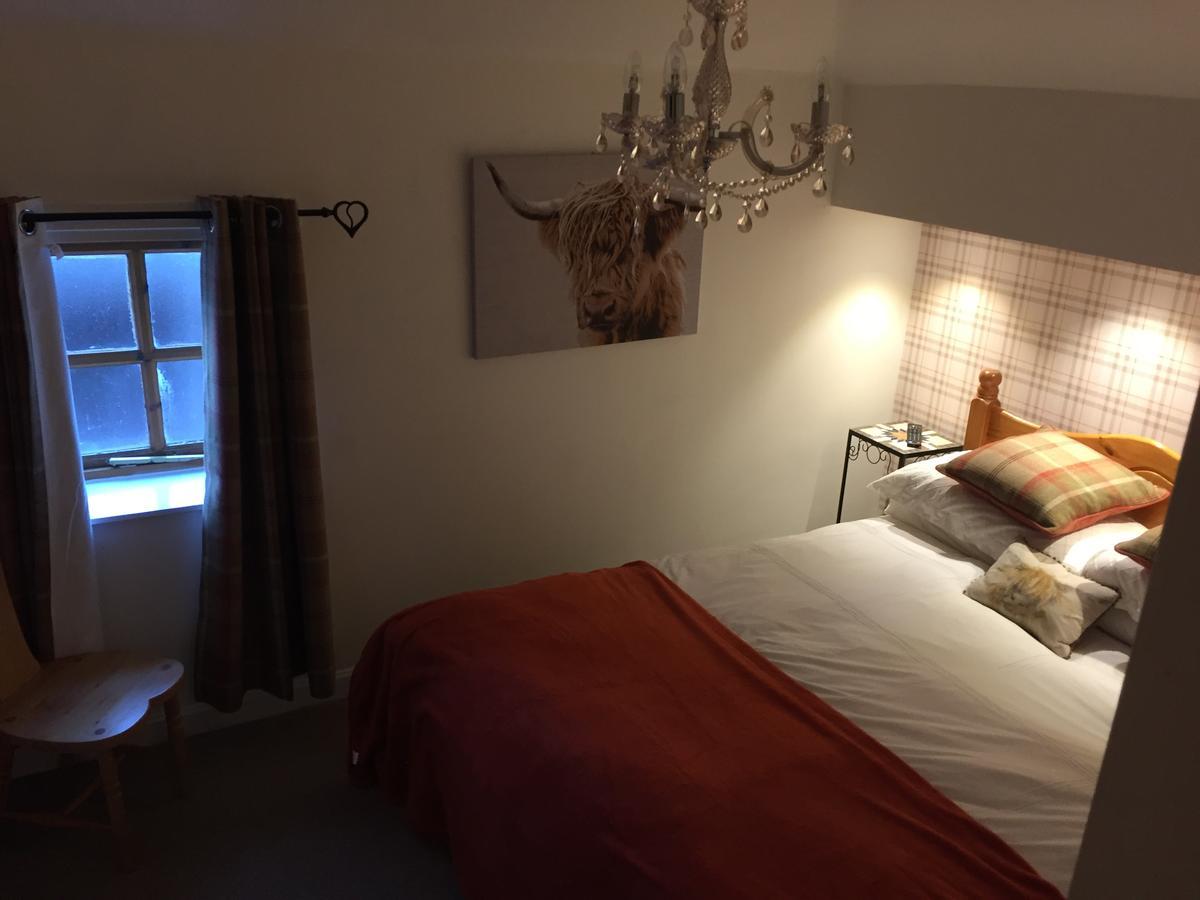 Lodge At Lochside Bridgend of Lintrathen エクステリア 写真